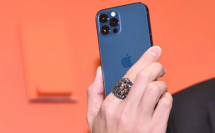 江阴苹果手机维修分享iPhone12系列重启方法教程 